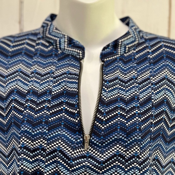 New Directions Blue & White Geometric Chevron Sleeveless Top, SzL - Picture 2 of 15